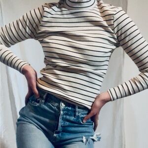 Uniqlo Black and White Striped Turtleneck Top